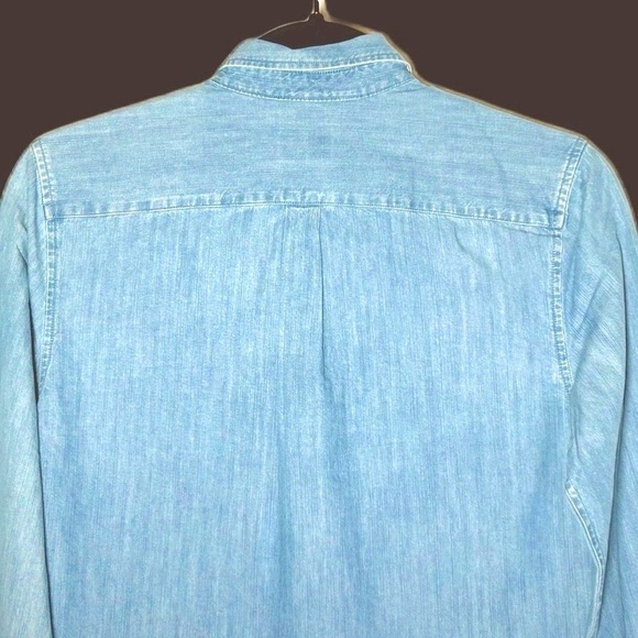 NEW UNTUCKit Alleanza Button Front Blue Chambray Shirt, Size 2 Regular - Picture 4 of 8